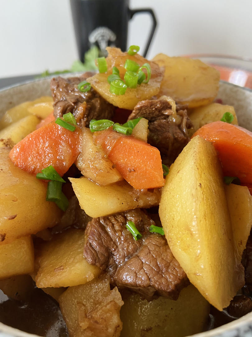 cappucio做的沙沙土豆胡萝卜炖牛肉