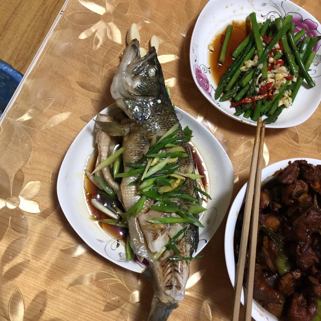 清蒸鲈鱼「家宴快手菜」