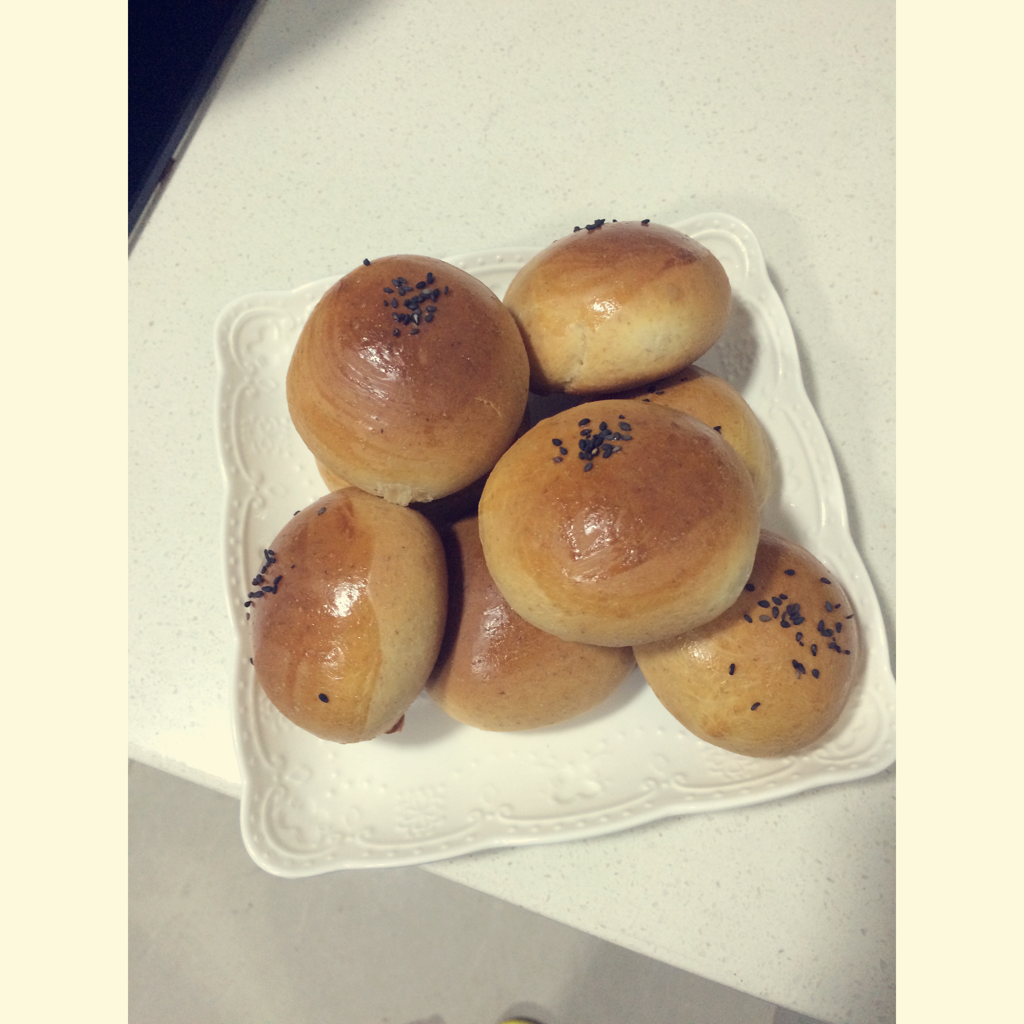 大人小孩都爱不释口的【蜂蜜牛奶小餐包】