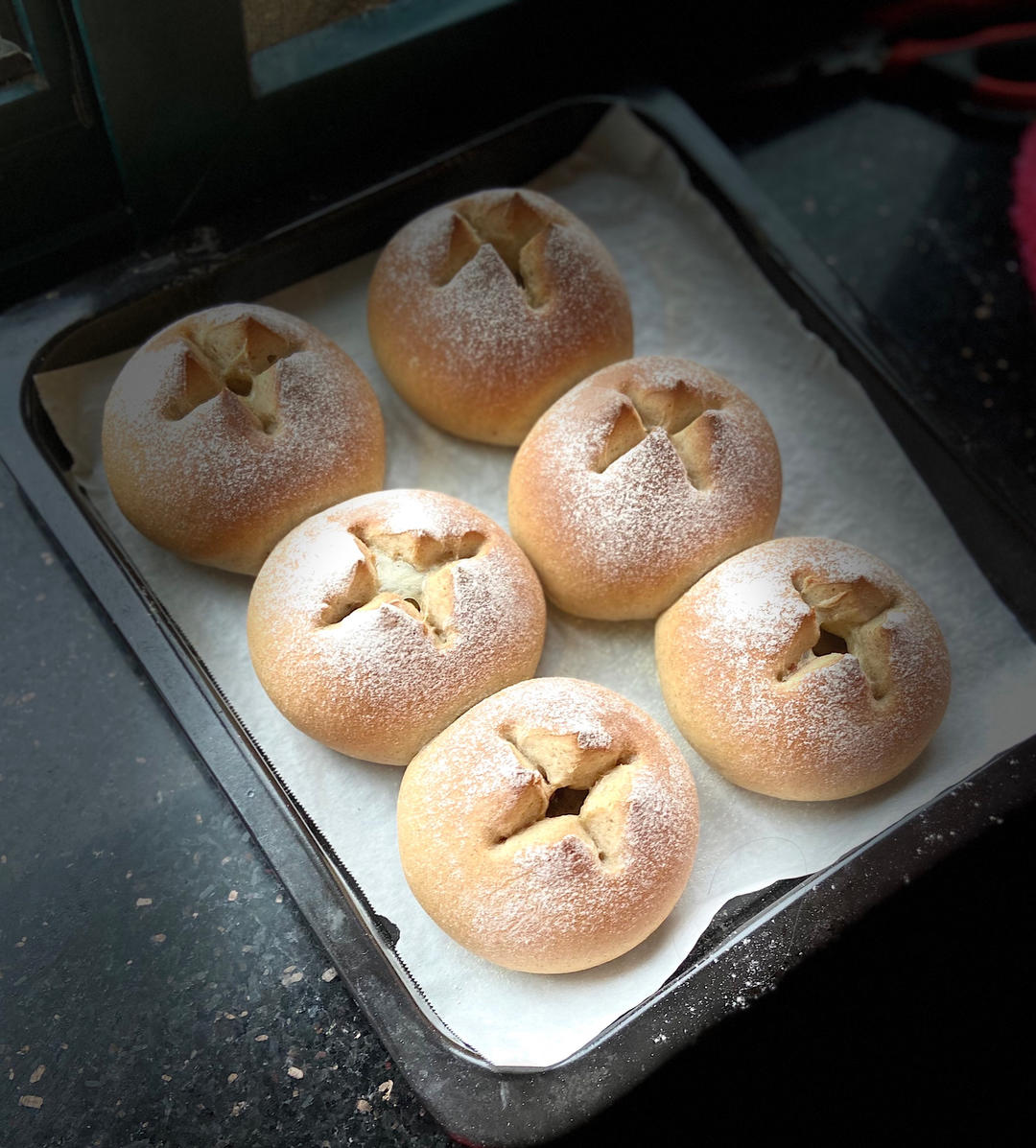 (超好吃的咸口面包）爆浆培根芝士面包