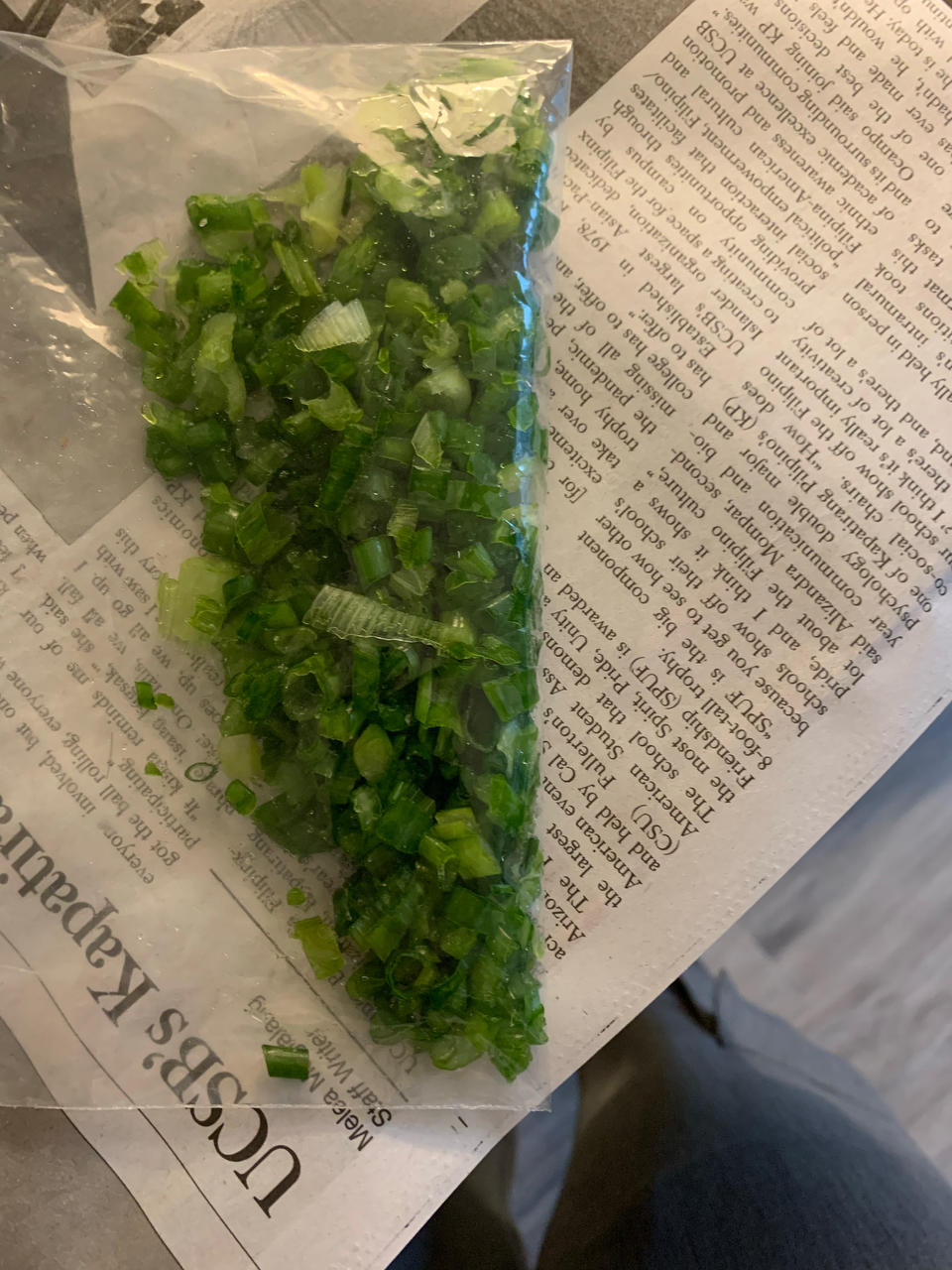 小技巧怎么存放葱

简单粗暴
（必看，不然没葱时候就等后悔啦）