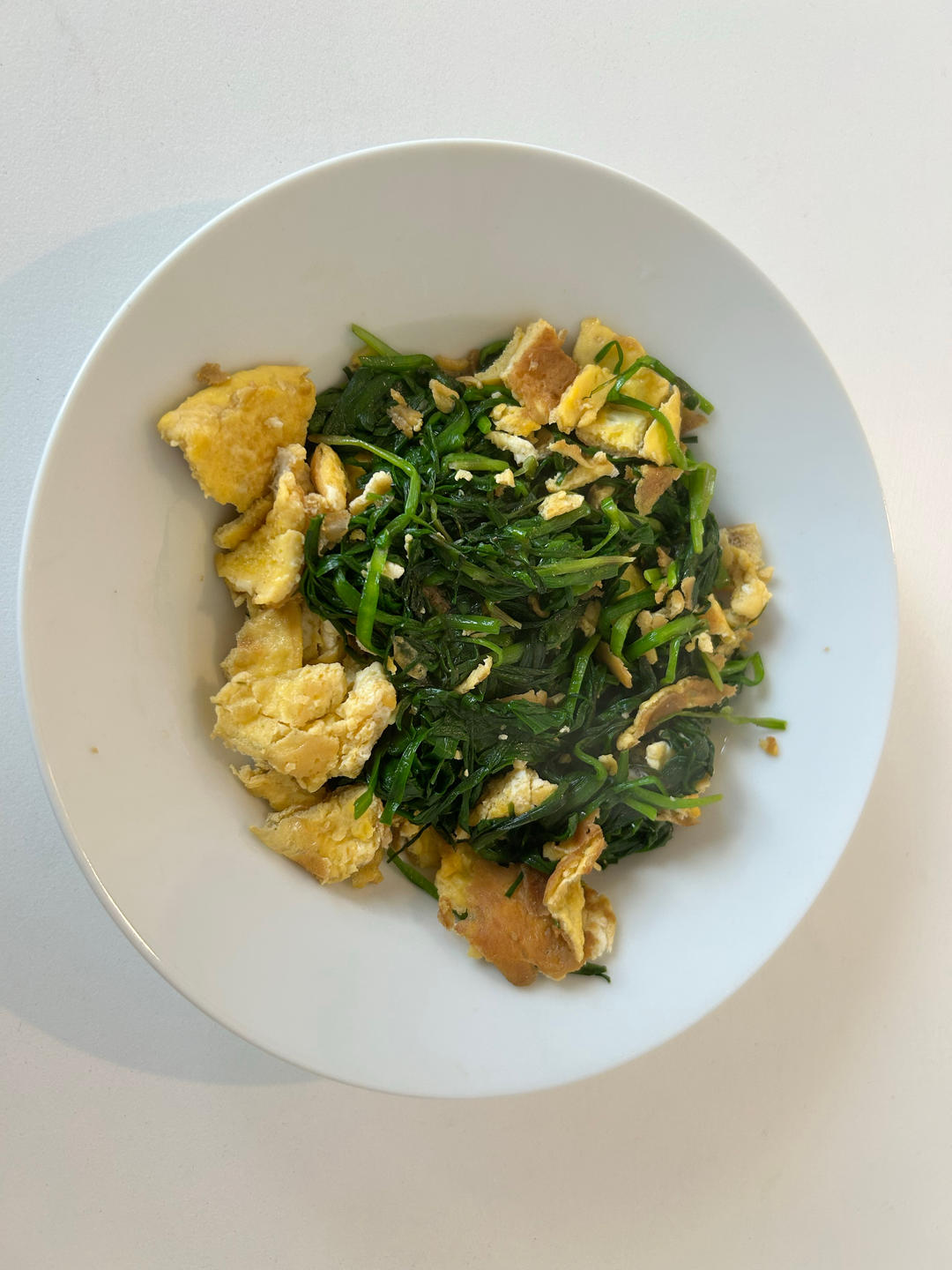 简易版韭菜炒鸡蛋（鸡蛋味道非常鲜嫩）