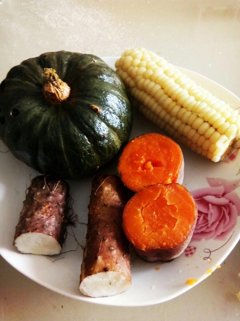 小可儿婷婷做的蒸杂粮(五谷丰登)