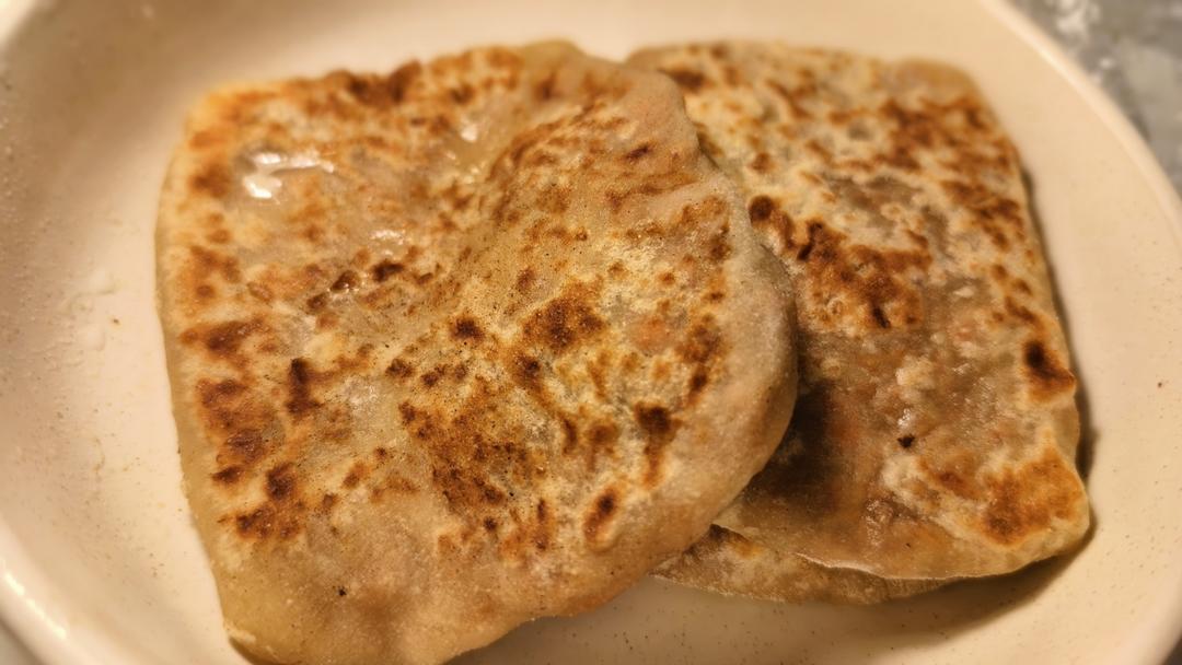 半烫面韭菜鸡蛋盒子(一半开水一半凉水)