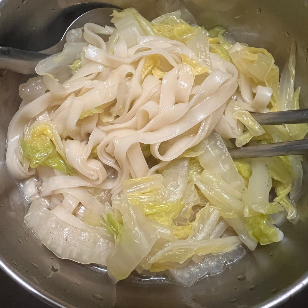 家常白菜挂面汤