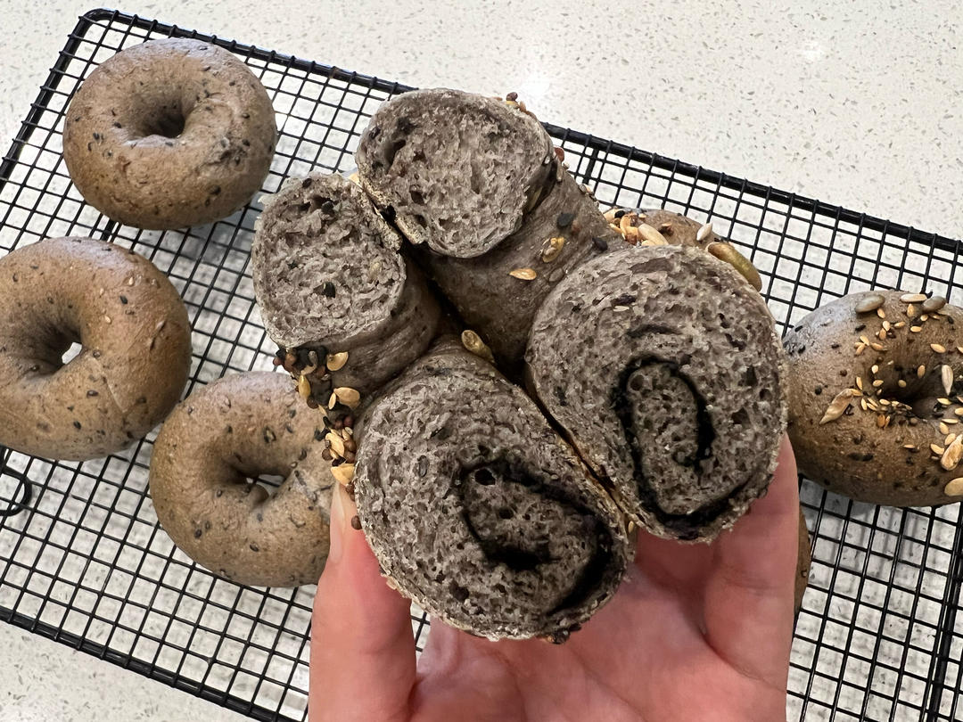 黑芝麻全麦贝果