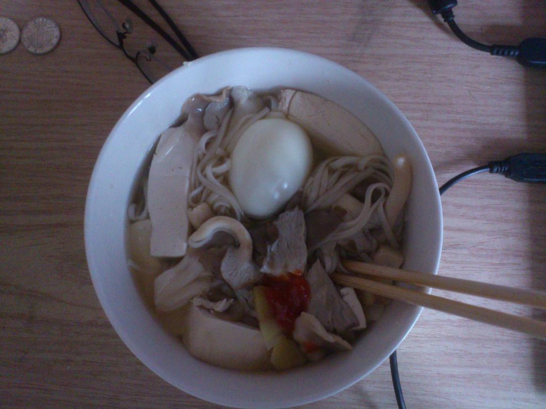 蘑菇豆腐汤面【黑暗料理】的做法