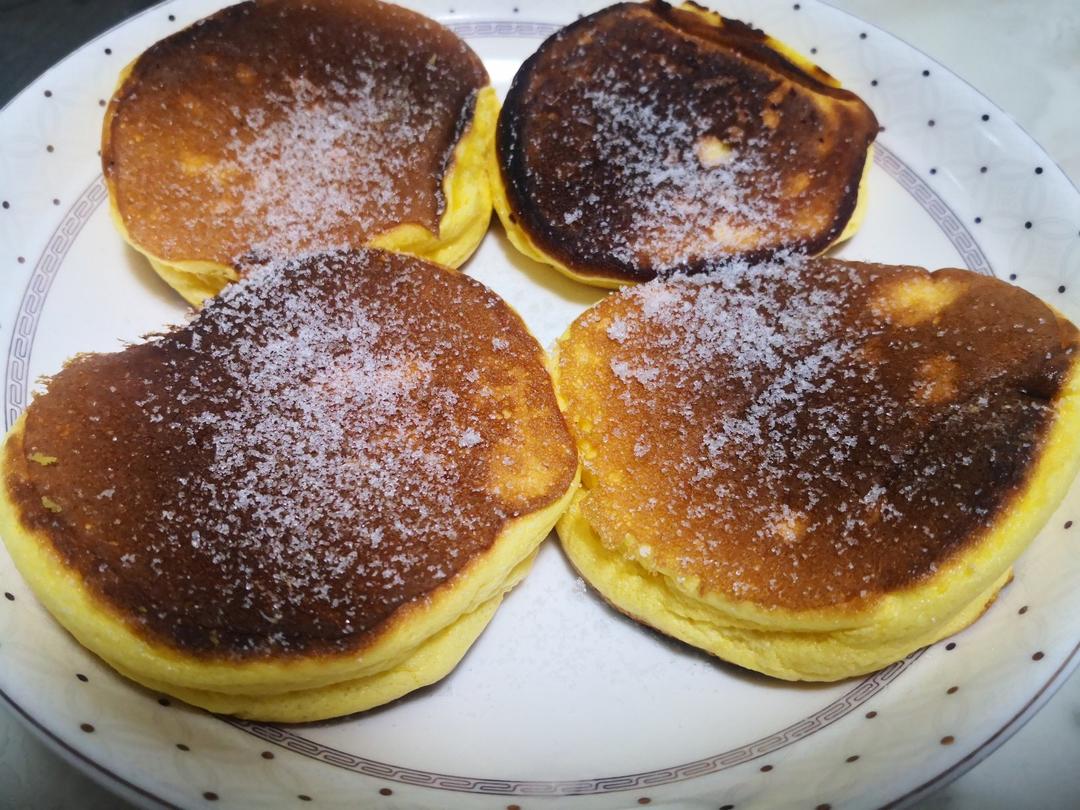 不用烤箱 15分钟无油低糖的舒芙蕾蛋糕松饼 🥞 蓬松绵软
