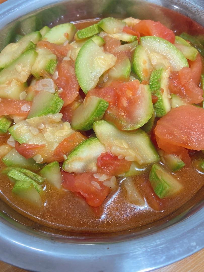 西红柿炒西葫芦