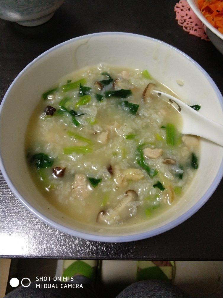 生滚香菇鸡肉粥