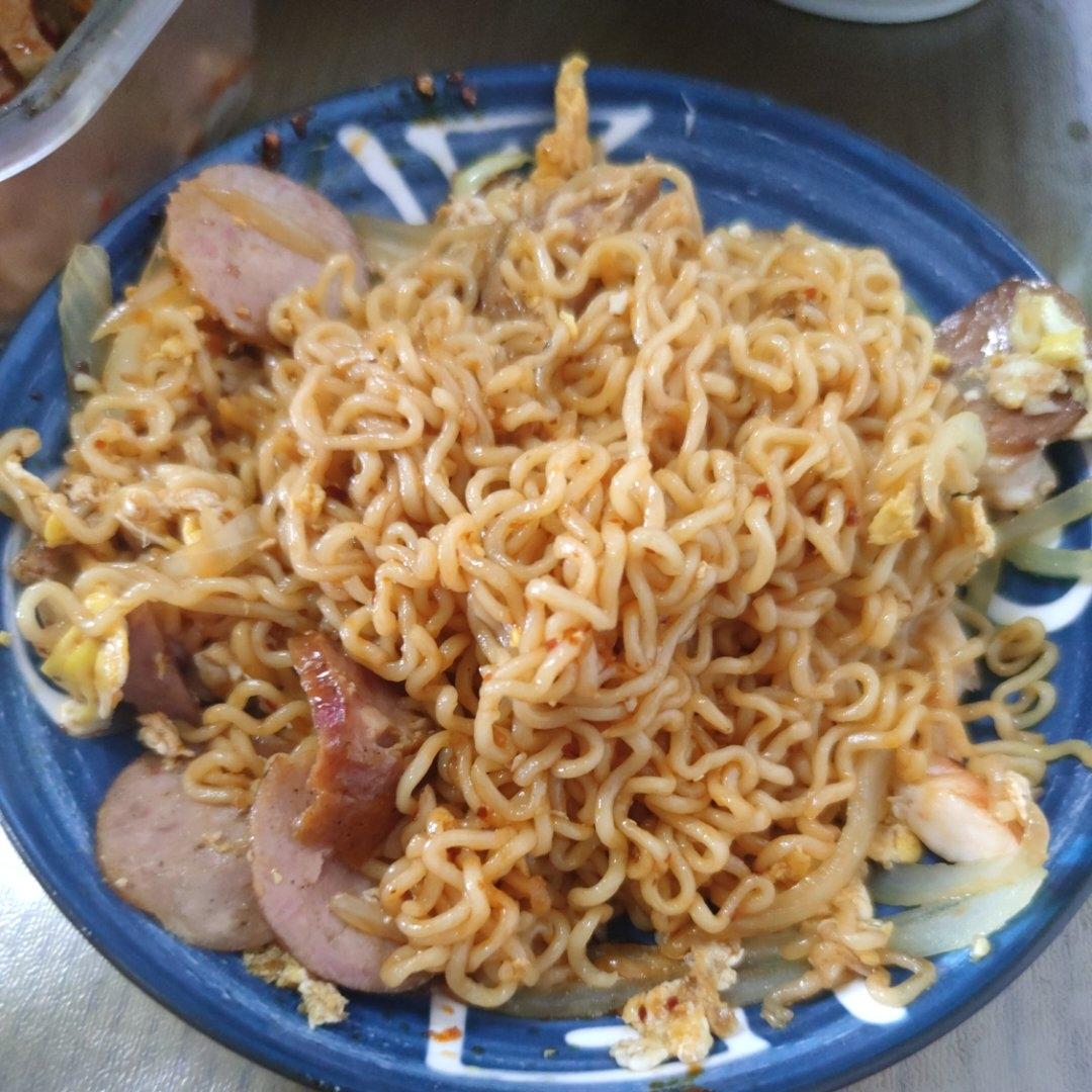 路边摊风味炒方便面