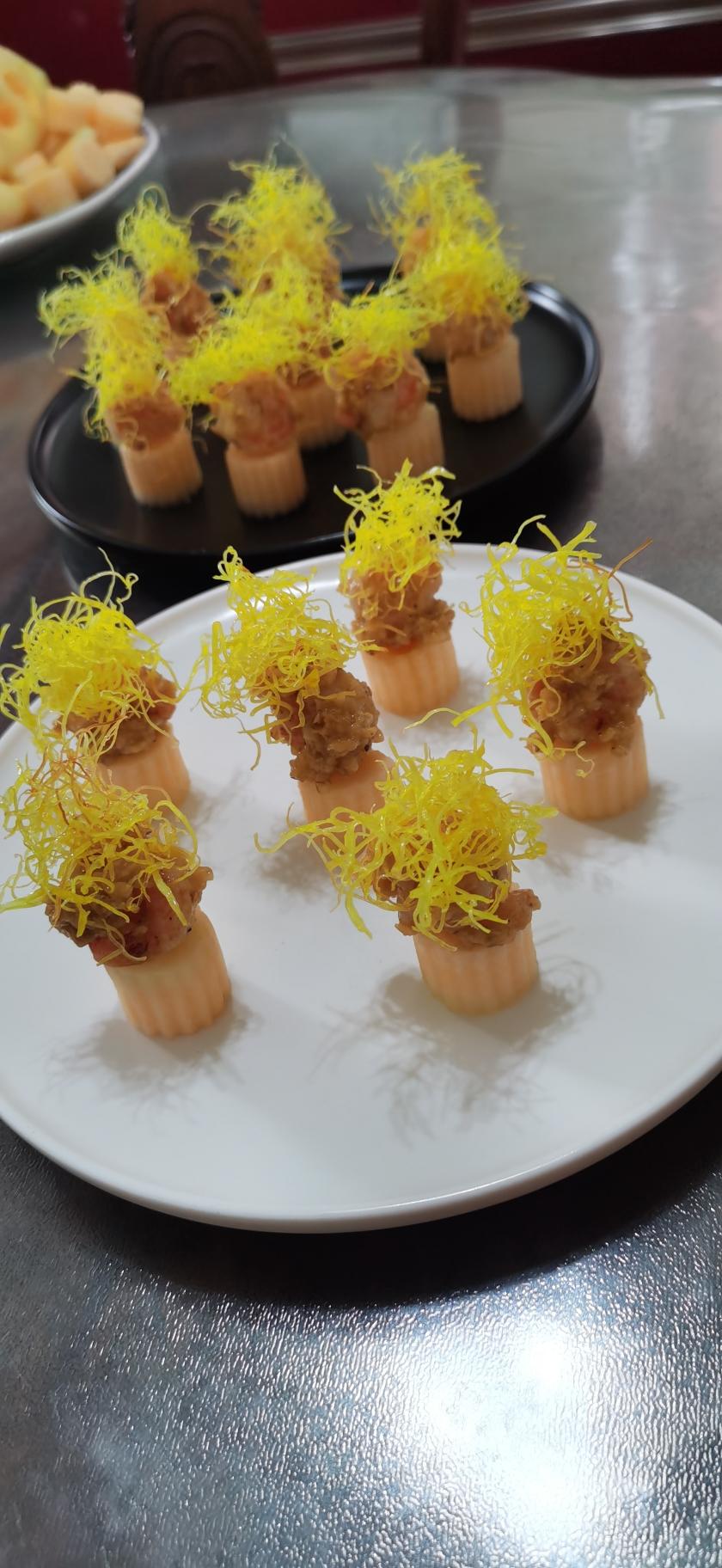 蜜瓜色拉大虾的做法