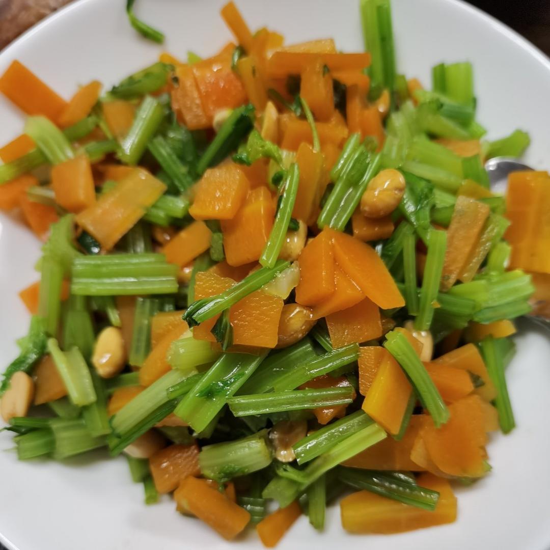 凉拌芹菜花生米胡萝卜