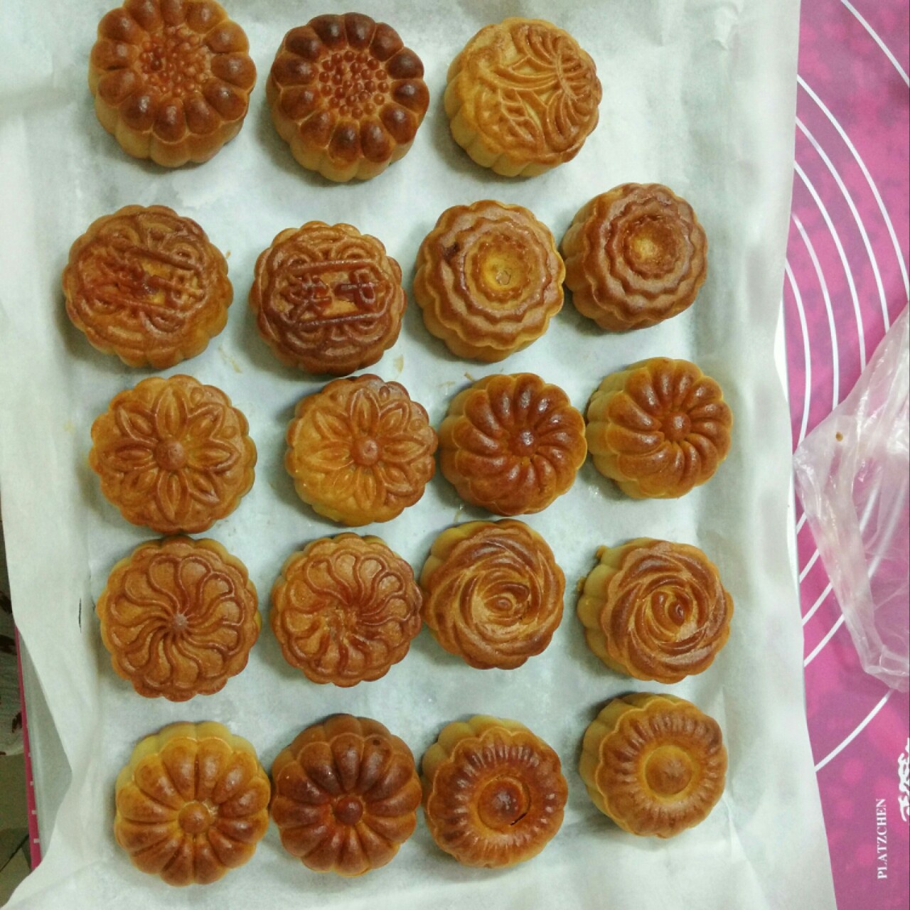 广式月饼—蛋黄莲蓉月饼