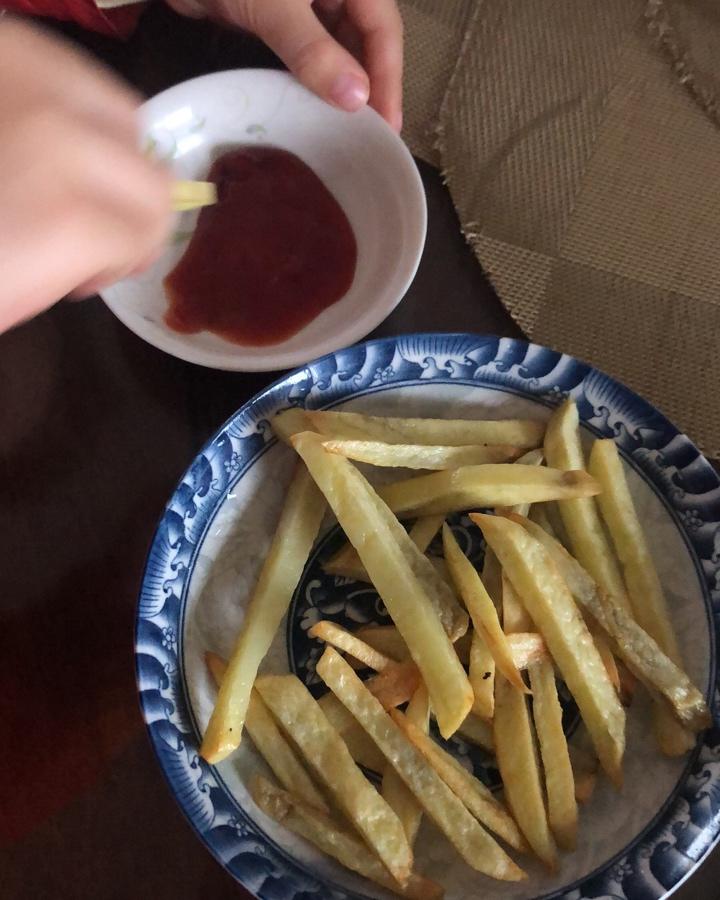 不用油也能炸出香脆好吃的薯条（空气炸锅版）