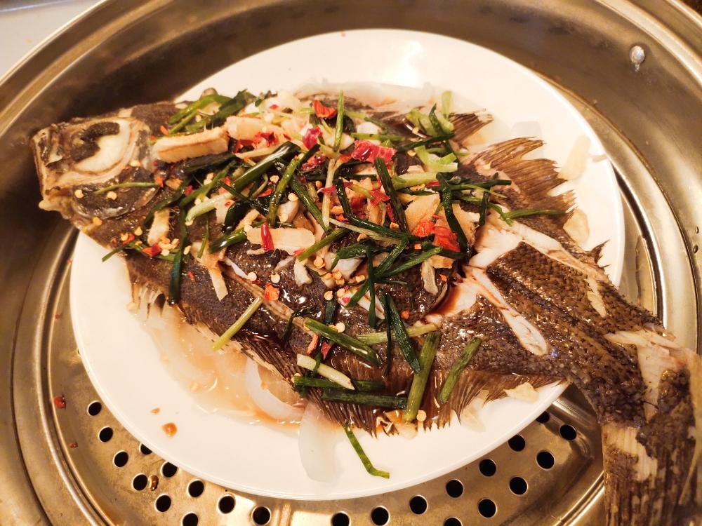熊熊白白 清蒸七日鲜 比目鱼 Fluke 大西洋鲆鱼的做法步骤图 熊熊白白 下厨房
