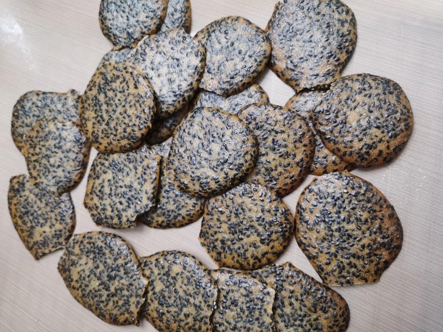 芝麻薄脆饼干