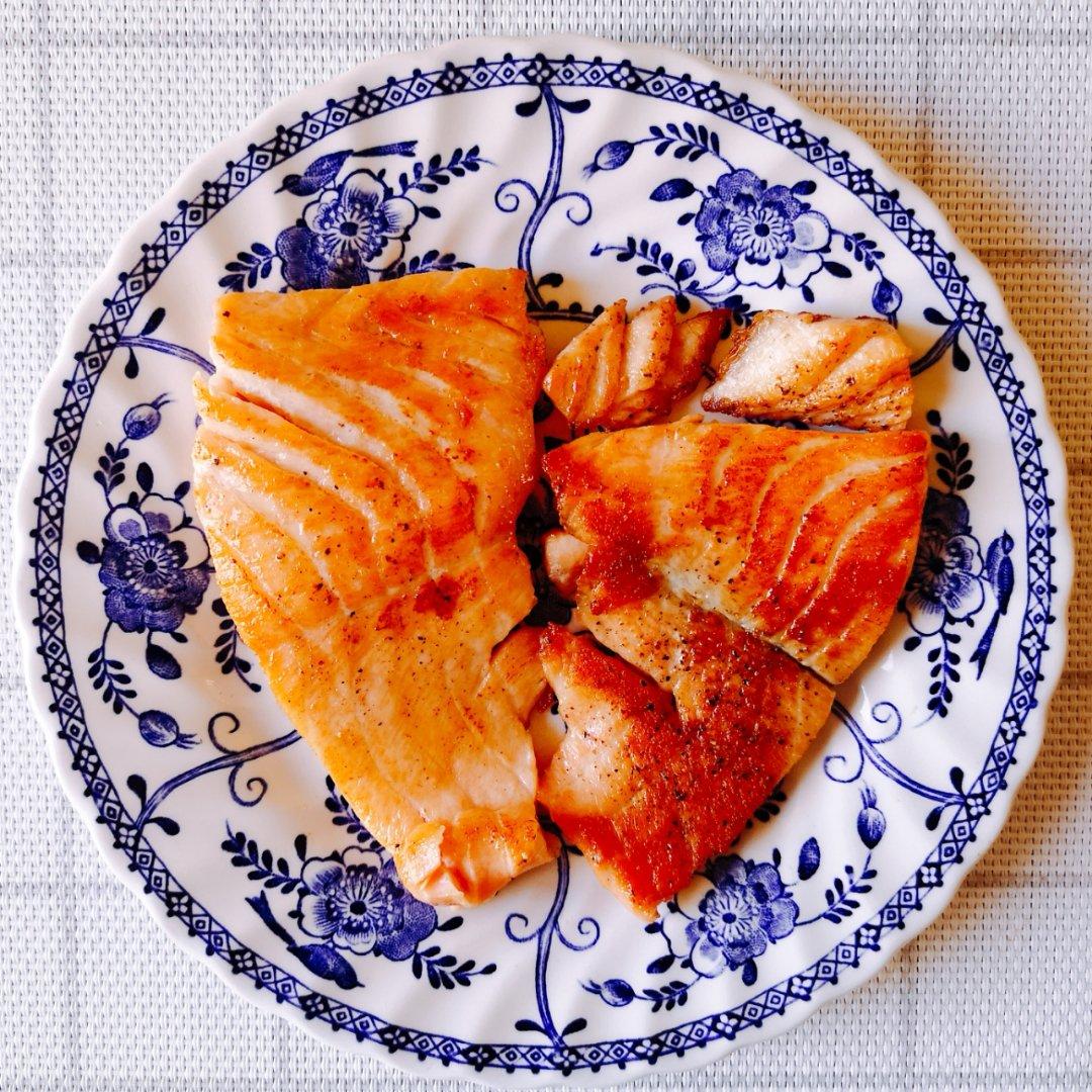 无油香煎三文鱼