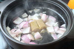 牛奶咖喱火锅的做法 步骤3