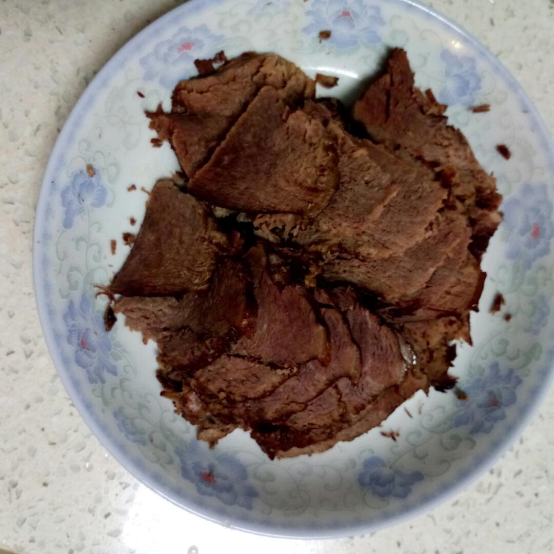 卤牛肉