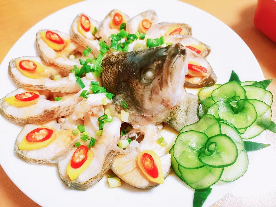 年夜饭系列之孔雀开屏清蒸鲈鱼