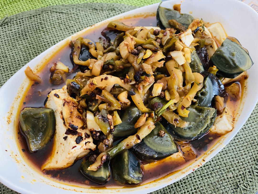 皮蛋拌豆腐