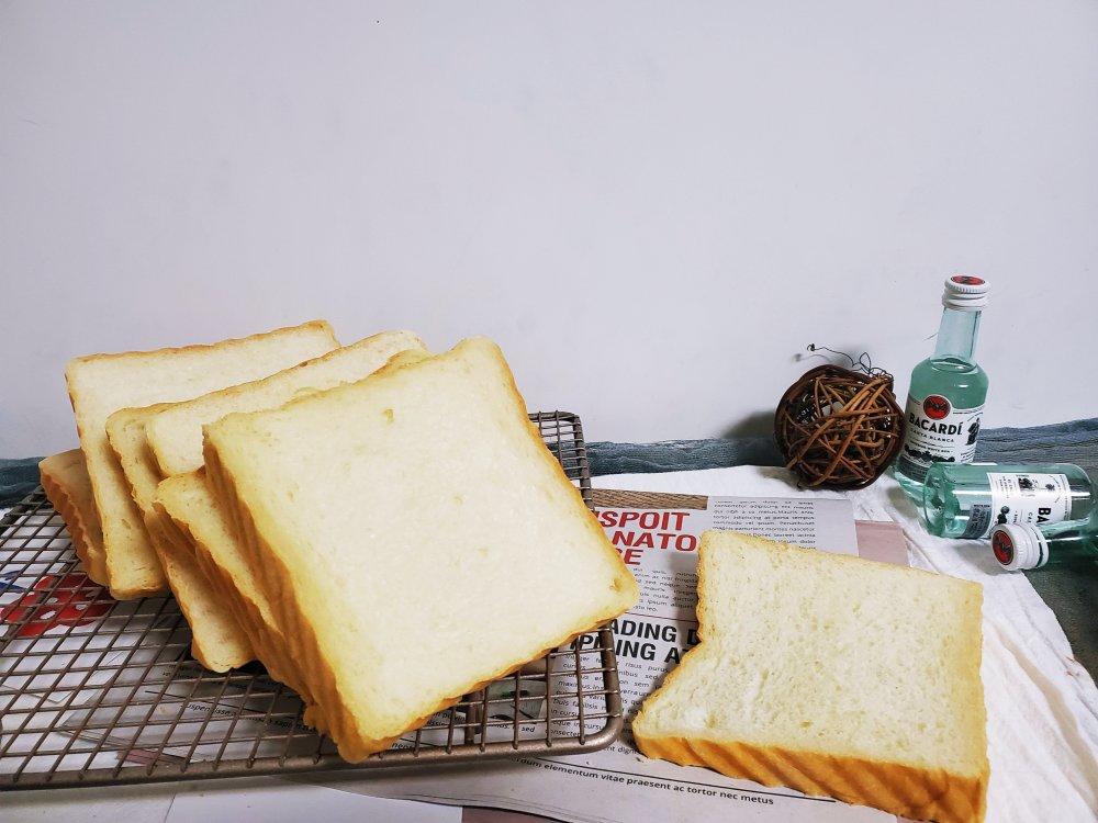 软到拿不起来的生吐司