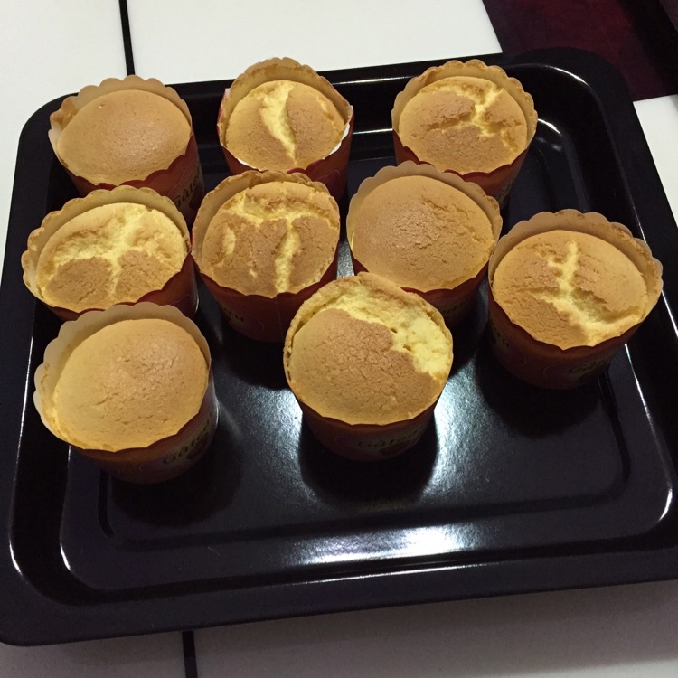 软绵绵戚风纸杯蛋糕