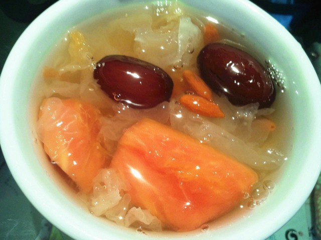 银耳木瓜糖水