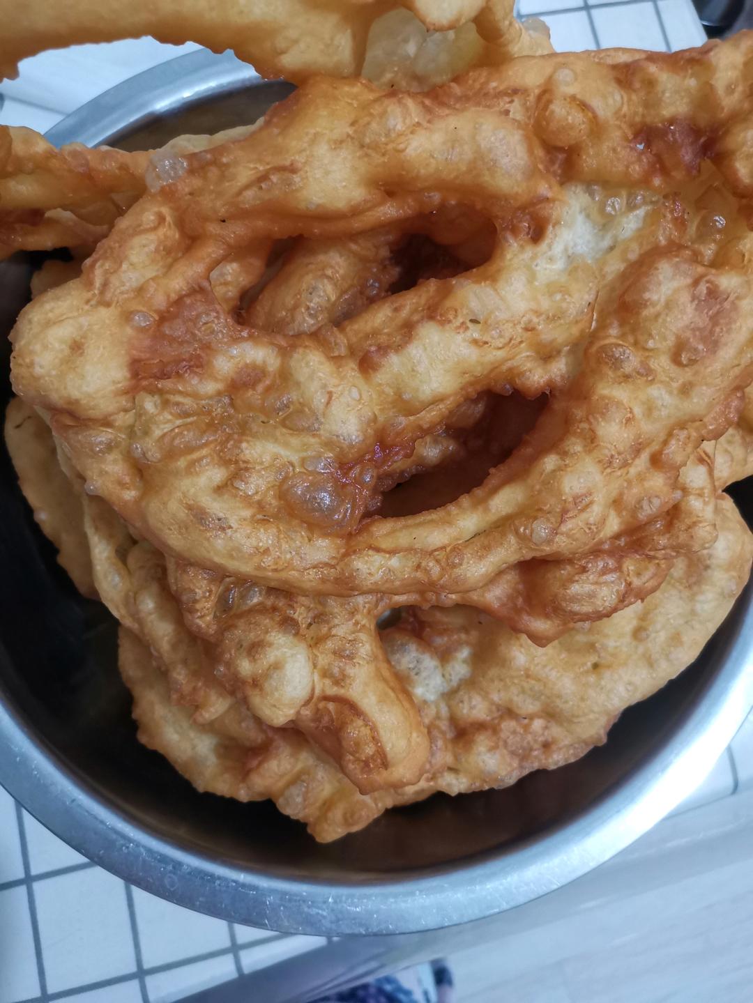 炸油饼超详细做法 做法家常 松软不油腻 附细节视频详解