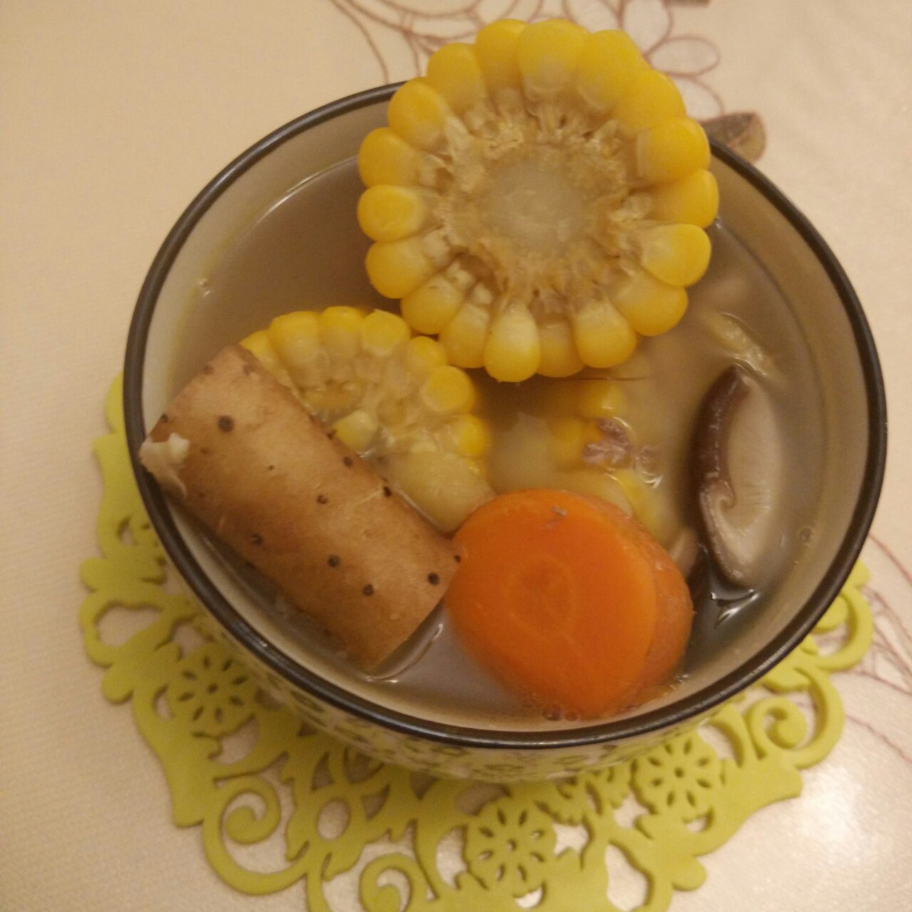 玉米排骨莲藕汤