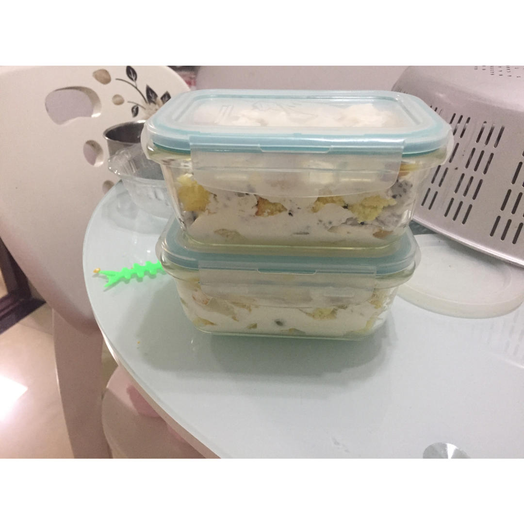 蛋糕水果盒子
★快手美味甜品★