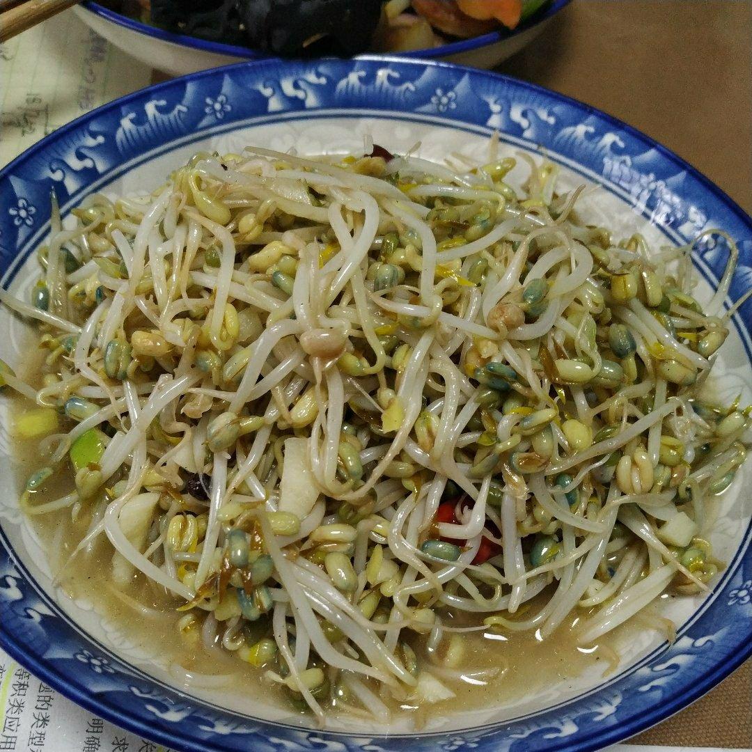 厨师长教你：“炝炒绿豆芽”的家常做法，味道非常赞