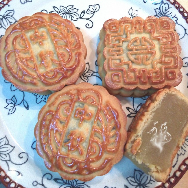 广式月饼——蛋黄莲蓉月饼