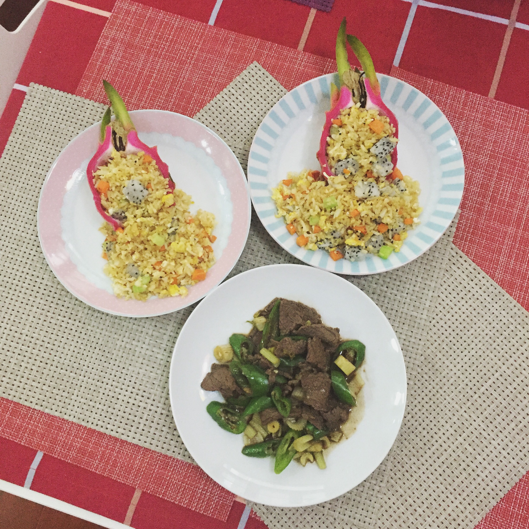 清爽火龙果炒饭