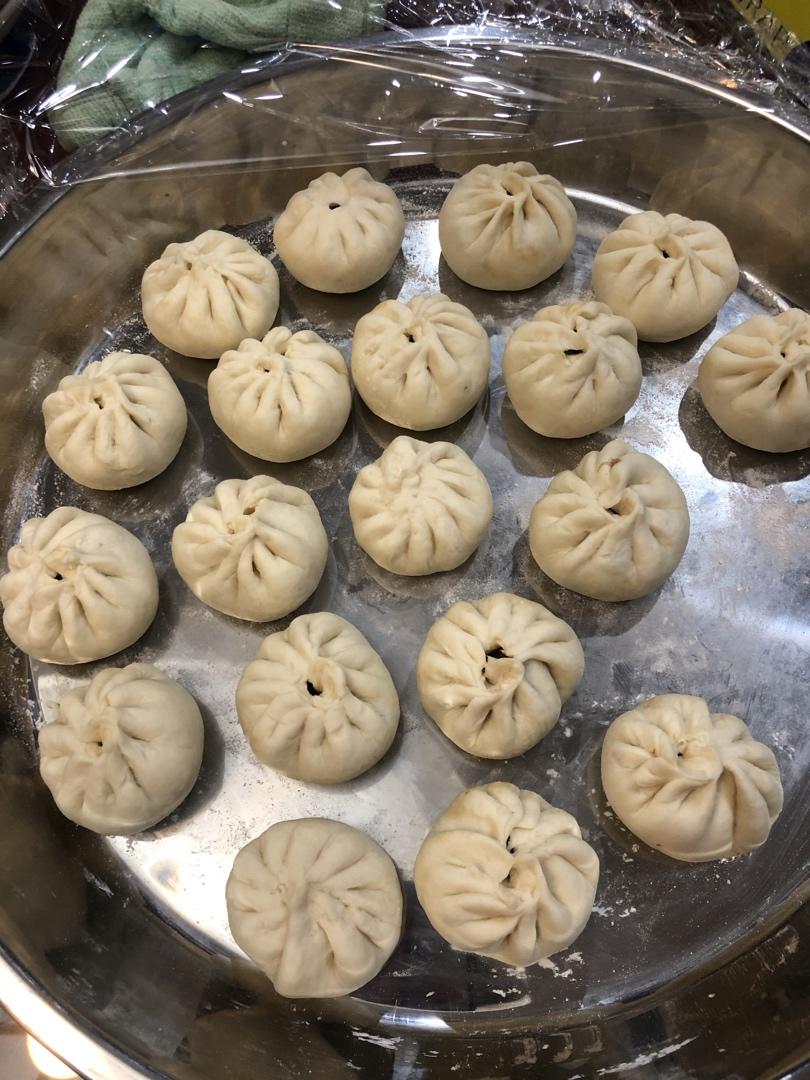 松软多汁的肉包子