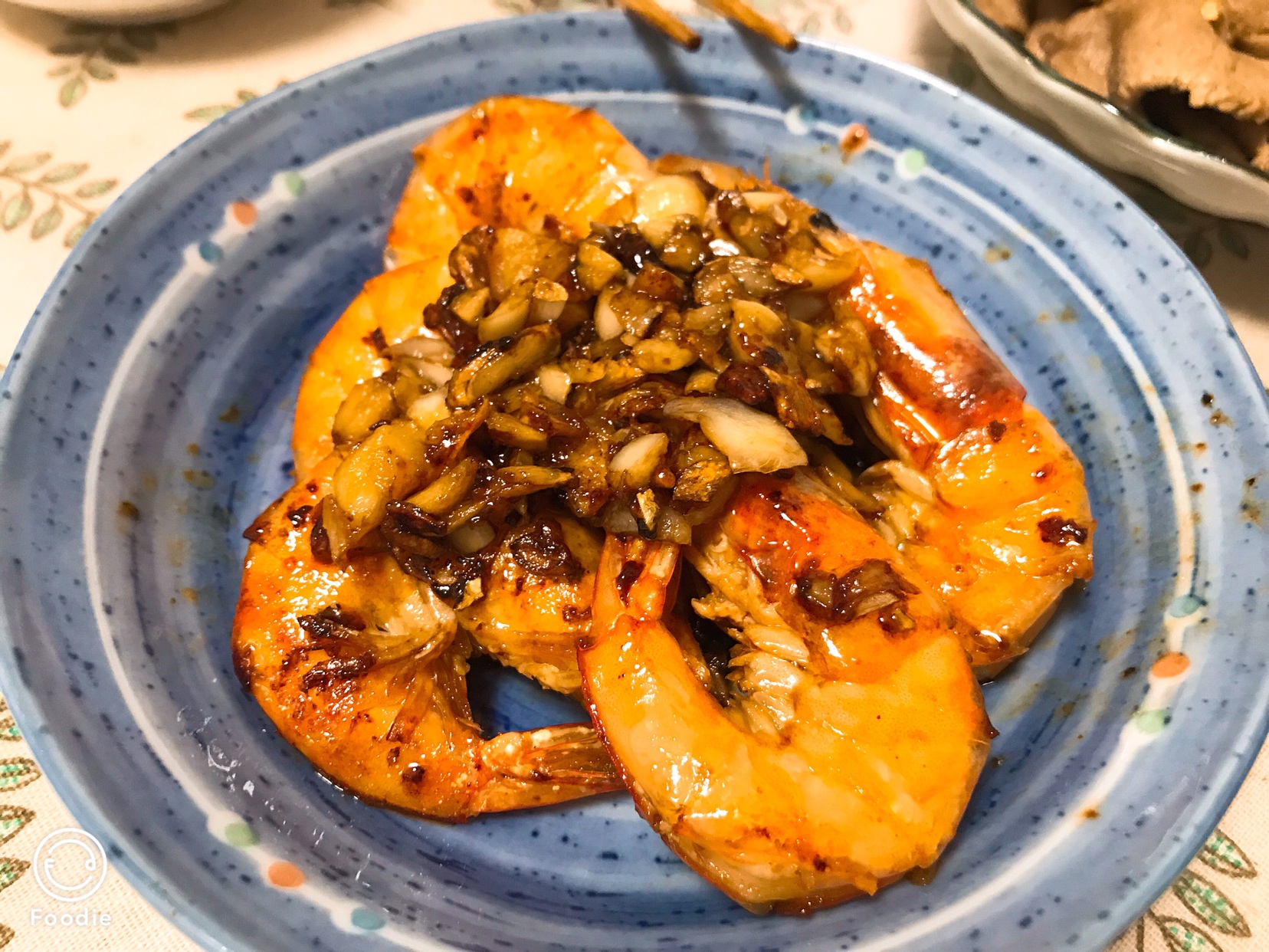 超简单的蒜茸焖大虾