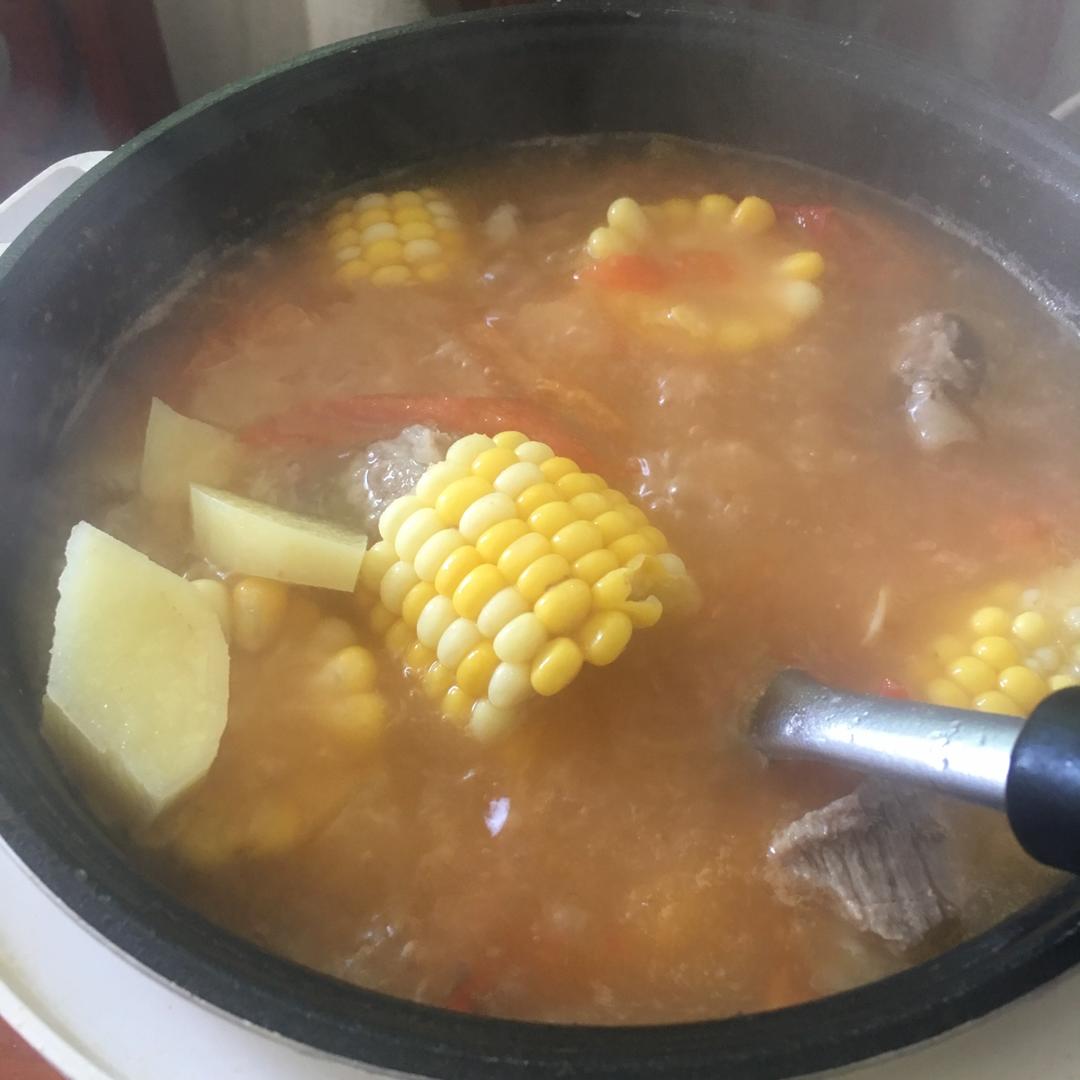 番茄土豆玉米排骨汤