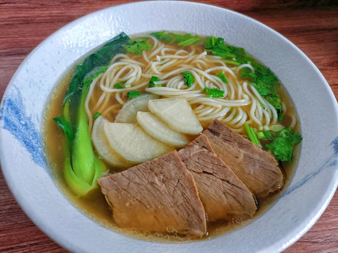 家庭版清汤牛肉面