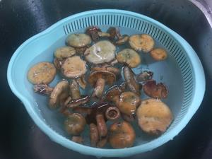 铜绿菌汤的做法 步骤5