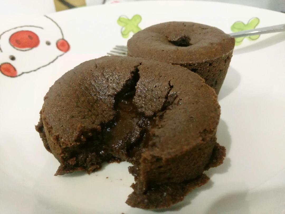 巧克力熔岩蛋糕(全图文超简单)