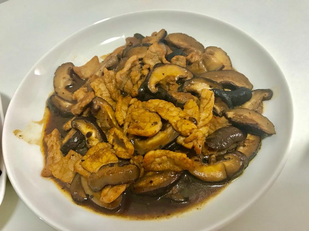 香菇黑胡椒炒肉