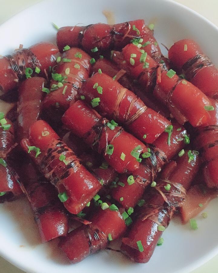 红烧猪皮卷