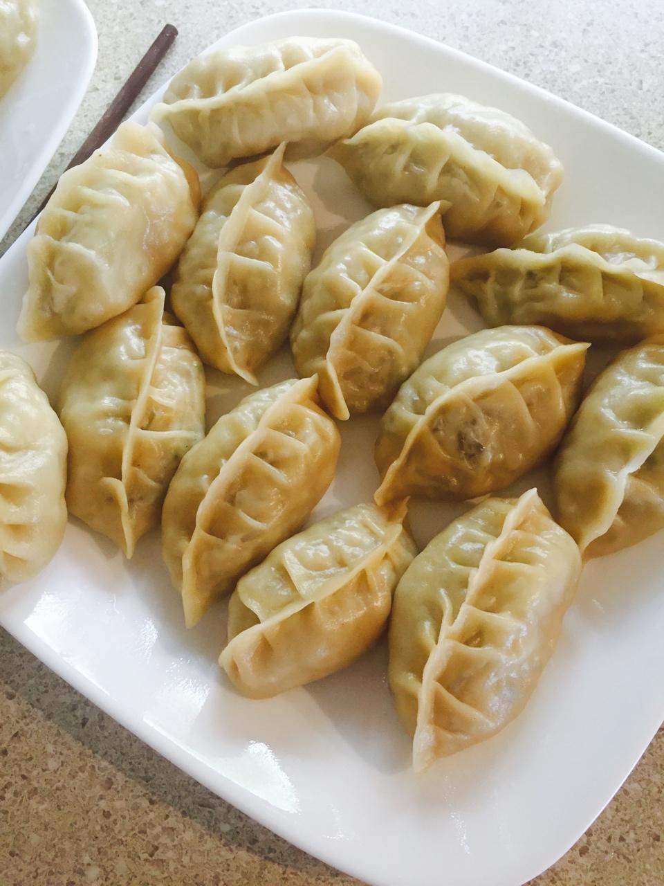 萝卜粉丝虾皮蒸包