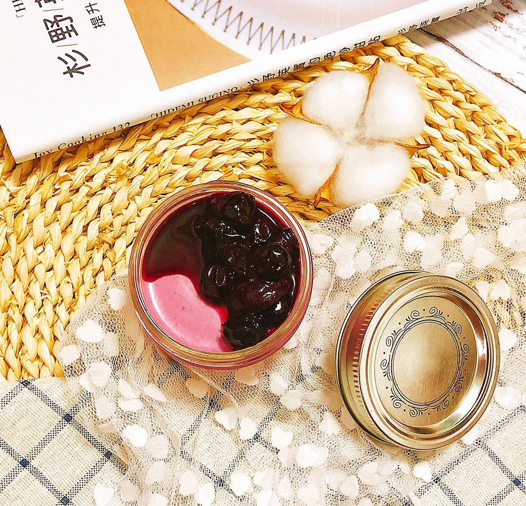 蓝莓巨峰慕斯