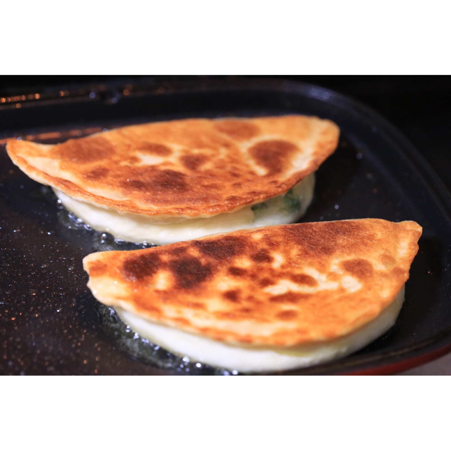 韭菜盒子 Chinese Leek and Egg Pasty