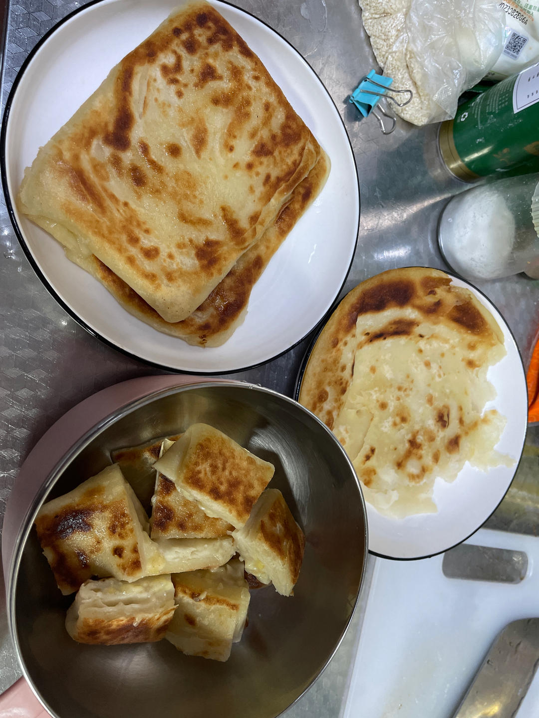 烙饼不硬的小窍门 掌握了你也能看出柔软多层凉了不硬的小油饼