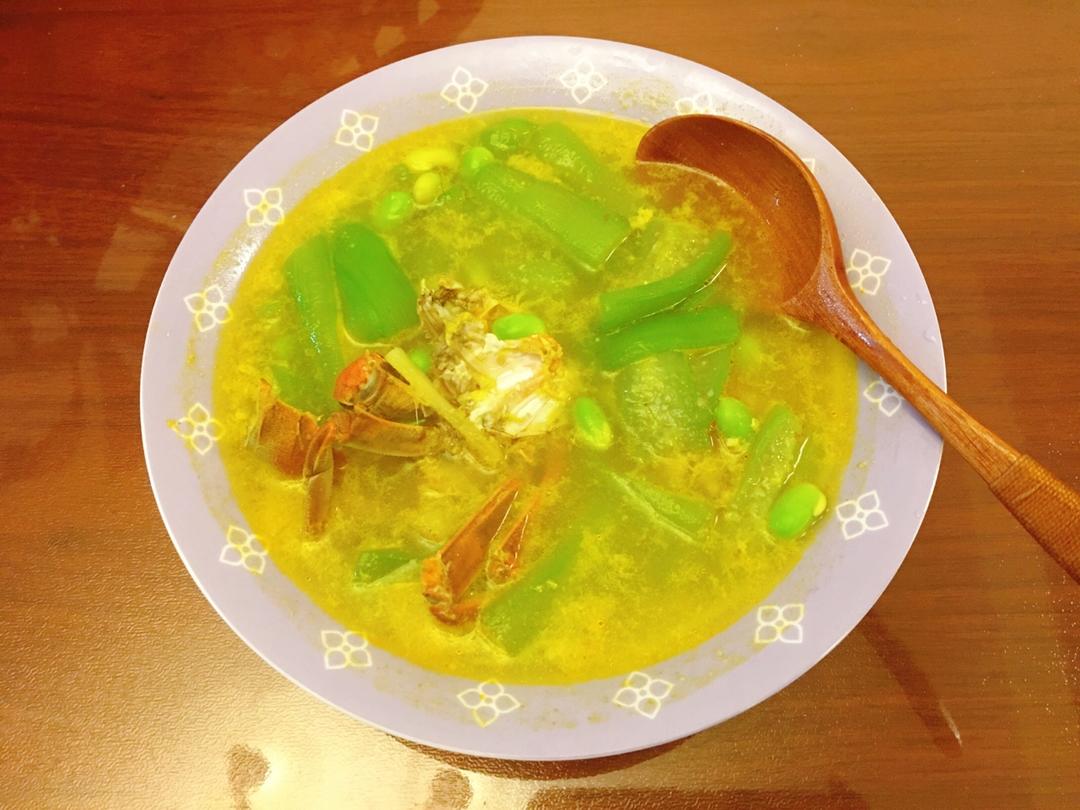 鲜的掉眉毛的螃蟹丝瓜毛豆汤