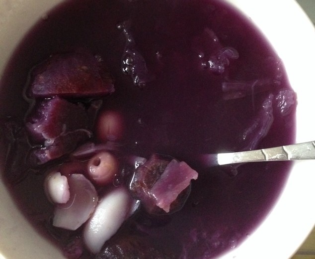 美容养颜的紫薯银耳百合汤（电饭锅版）