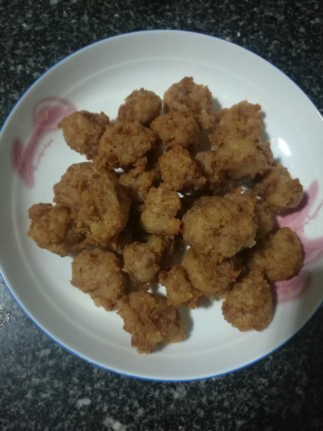 炸猪肉丸子